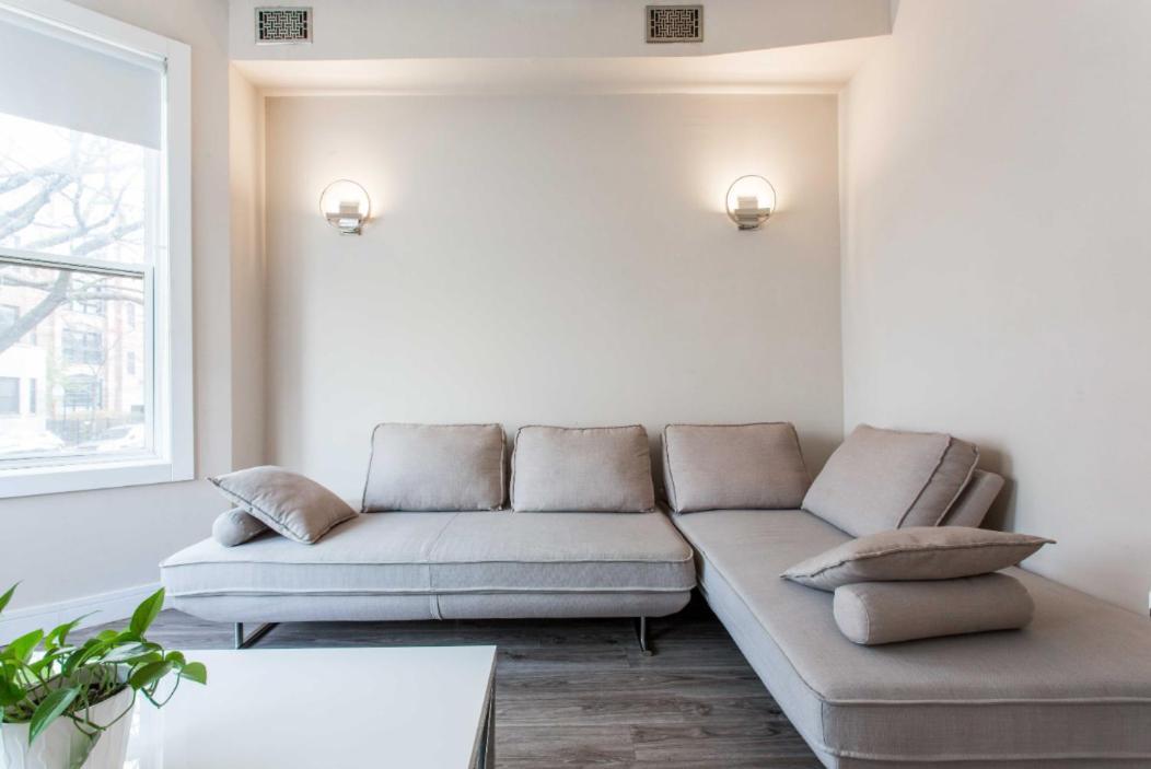 The Double Play - 1 Min Walk To Wrigley! Spacious 2Br - Perfect For Cubs Fans! Chicago Extérieur photo