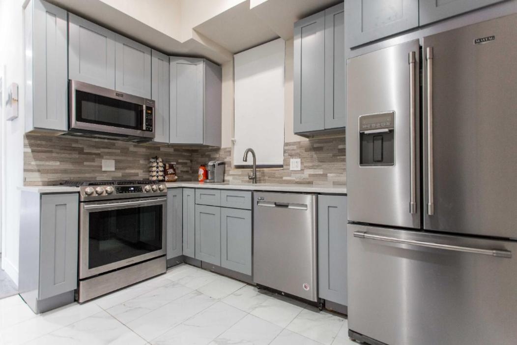 The Double Play - 1 Min Walk To Wrigley! Spacious 2Br - Perfect For Cubs Fans! Chicago Extérieur photo
