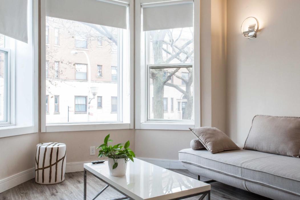 The Double Play - 1 Min Walk To Wrigley! Spacious 2Br - Perfect For Cubs Fans! Chicago Extérieur photo