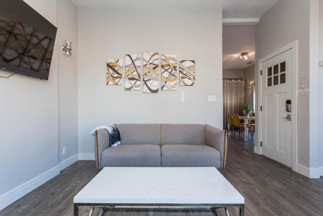 The Double Play - 1 Min Walk To Wrigley! Spacious 2Br - Perfect For Cubs Fans! Chicago Extérieur photo