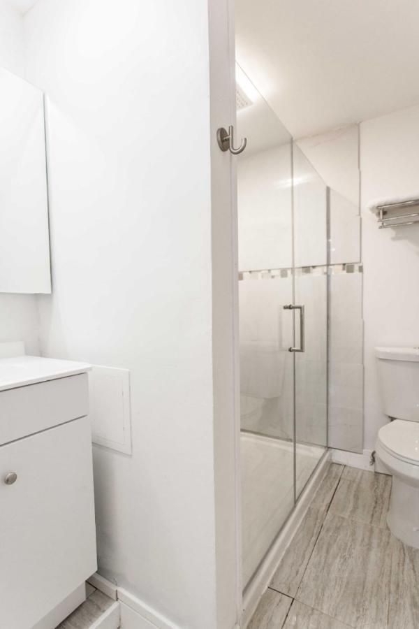 The Double Play - 1 Min Walk To Wrigley! Spacious 2Br - Perfect For Cubs Fans! Chicago Extérieur photo