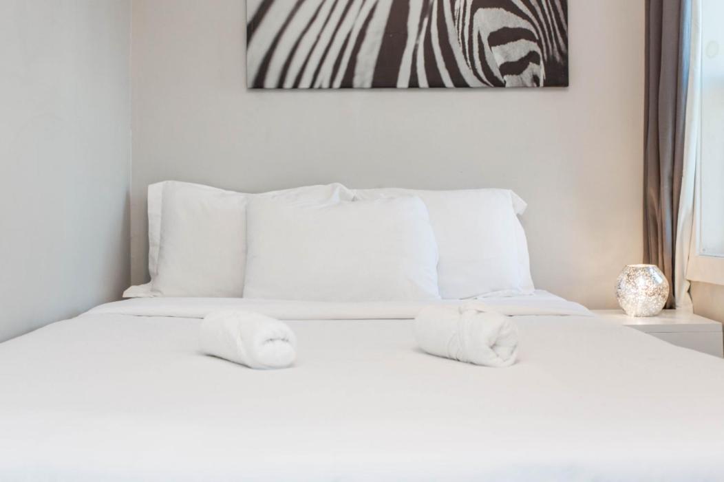 The Double Play - 1 Min Walk To Wrigley! Spacious 2Br - Perfect For Cubs Fans! Chicago Extérieur photo