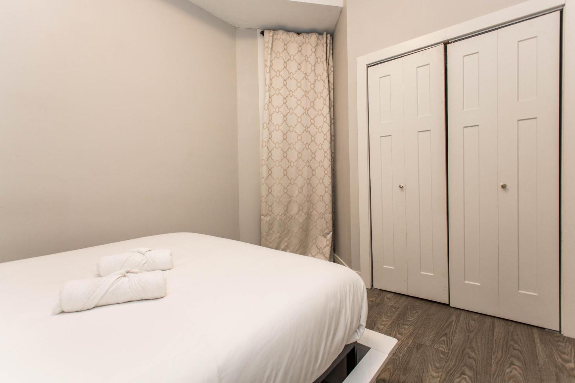 The Double Play - 1 Min Walk To Wrigley! Spacious 2Br - Perfect For Cubs Fans! Chicago Extérieur photo